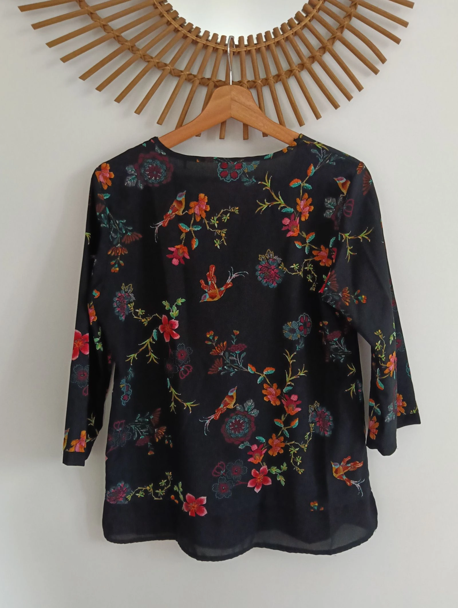 Blouse noire fleurie 38  – photo 2